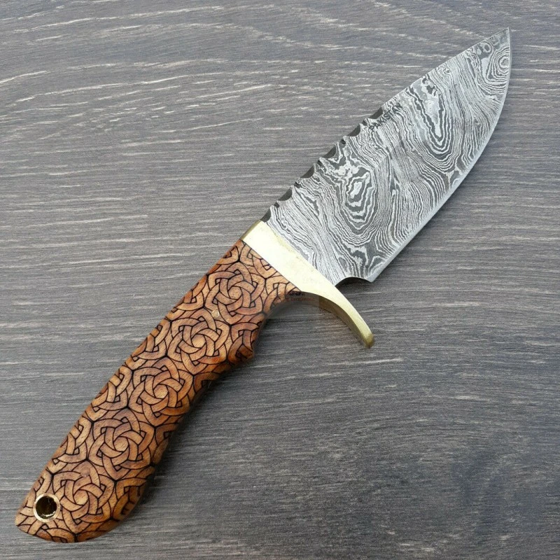 DM1208 Couteau Damas Celtic Knot Hunter Damas 256 Couches Manche Bois Etui Cuir – Image 2