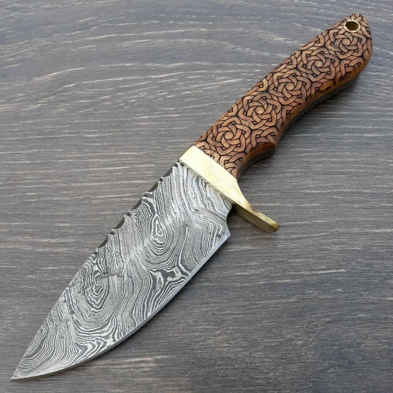 DM1208 Couteau Damas Celtic Knot Hunter Damas 256 Couches Manche Bois Etui Cuir – Image 4